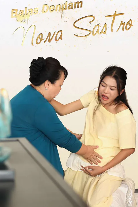 Poster Balas Dendam Nona Sastro