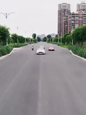 Beş Kız Kardeşim Var afişi