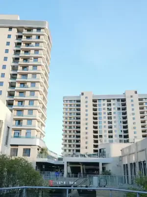 Beyaz ay ışığı beni görmüyor afişi