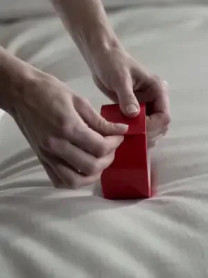 Boşanmış Ama Hala Onun Eşi afişi