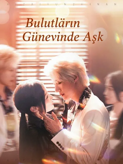 Bulutların Güneyinde Aşk afişi