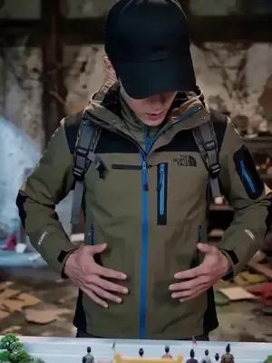 Buzdolabımdaki antik dünya afişi