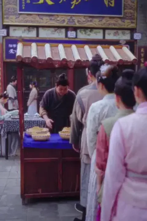Poster Cô Gái Trang Điểm Ép Hôn