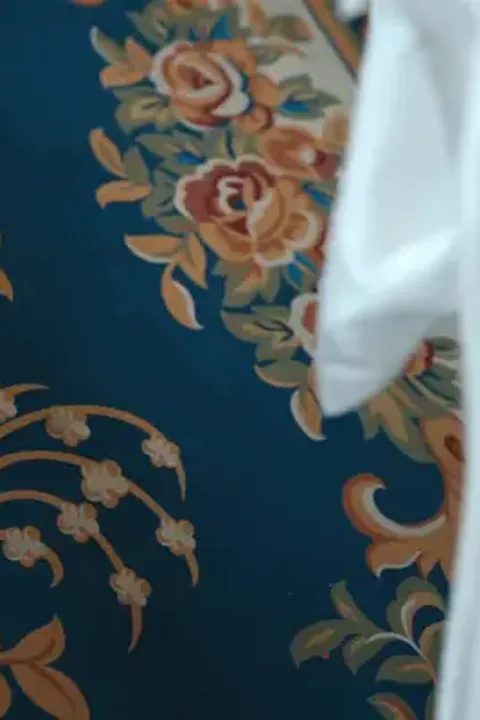 ملصق دميتك المطيعة