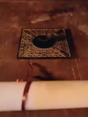 Eyvah, Bu İmparatoriçe Biraz Vahşi afişi