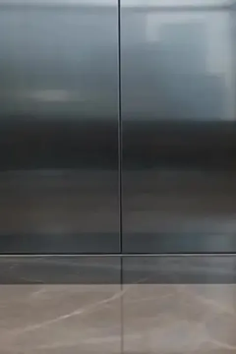 Gizli zenginin yenidoğan gelini afişi