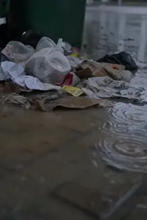 Poster Hoa Khôi Trộm Mặt Già 30 Tuổi