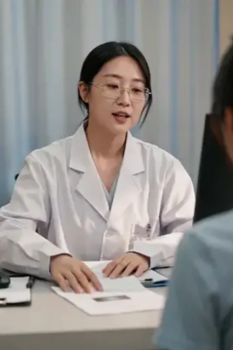 임신한 간호사 시가족의 보물 포스터