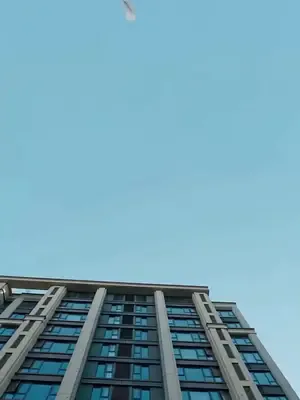 Kapıcı zamanla gençleşiyor afişi
