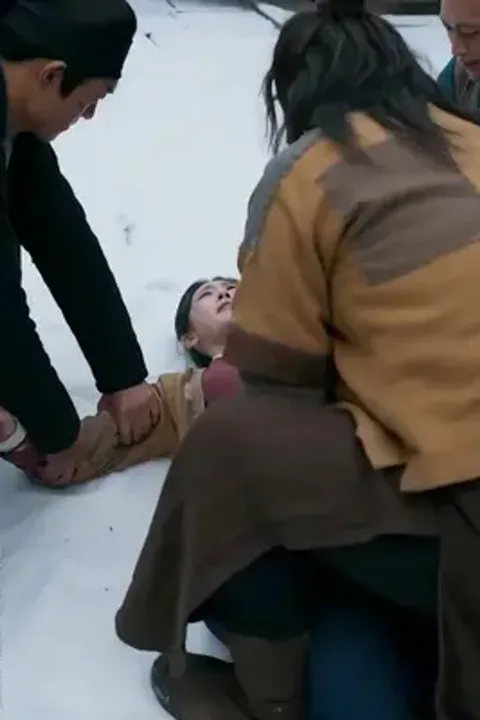 Kuzey sınırı av kralı sistemli afişi