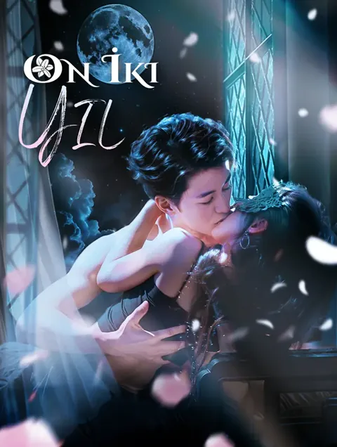 On İki Yıl afişi