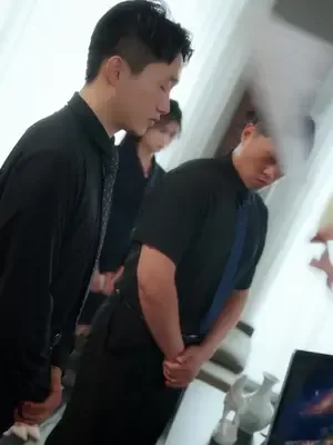 Sahte patron eşinin maskesi afişi