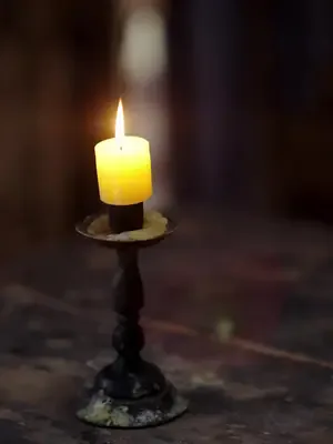 Sürgün Yolunda, Eşsiz Hanımefendi afişi