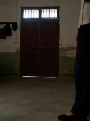 Terk edilen kız milyarder oldu afişi